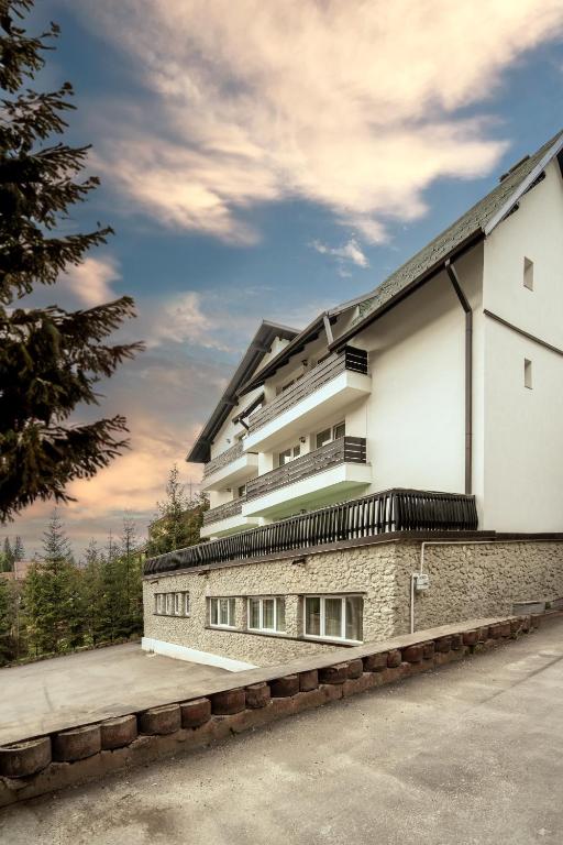 Dinvis Apartments (Tache) property image